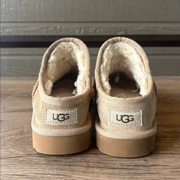 UGG Women’s Suede Slip-On Mule - Tan size 9 - Picture 4 of 8